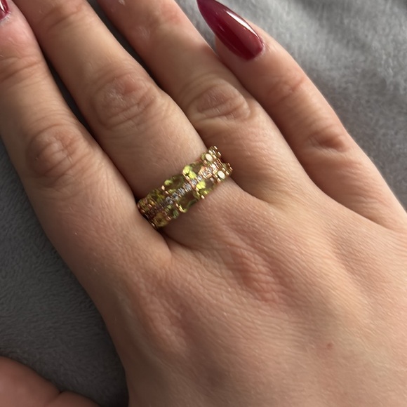 Size 8 Rose Gold Peridot Ring BP August 2024 Birthday - Picture 1 of 3